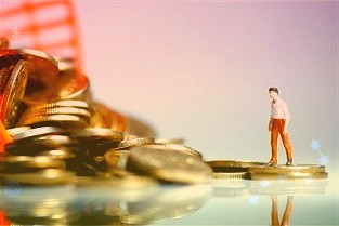東興證券給予金牌廚柜推薦評級衣柜木門拓展推進大宗業務韌性較強